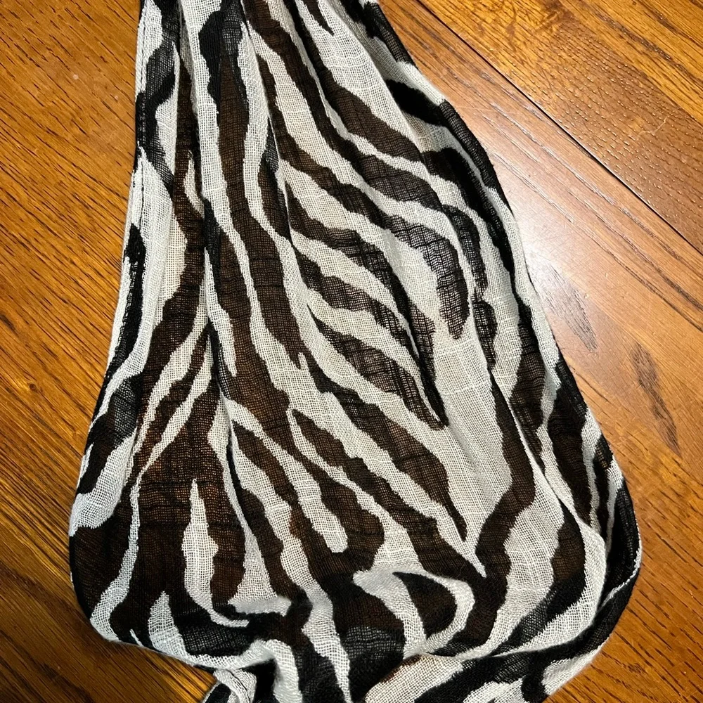 Lot of‎ 4 Scarfs